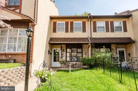 1253 Lisa Dr, Warrington, PA 18976