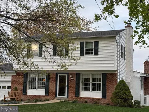 121 North Ln, Chalfont, PA 18914