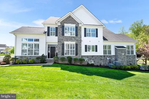 21 Brown Ln, Newtown, PA 18940