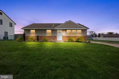 2911 Kingston Way, Bensalem, PA 19020