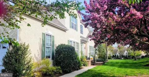 55 Van Artsdalen Dr, Washington Crossing, PA 18977