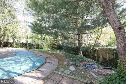 72 Bennett Dr, Doylestown, PA 18901 photo 2