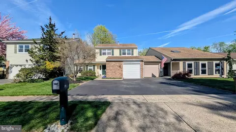 213 Hidden Valley Ln, Newtown, PA 18940