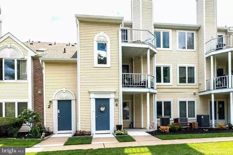 4 Michele Ct #109, Levittown, PA 19057