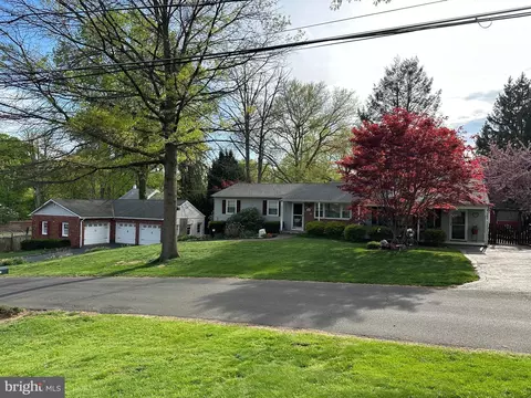 182 S Woodbine Ave, Langhorne, PA 19047