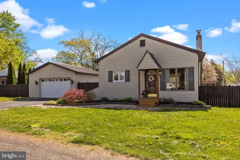 721 Neshaminy Ave, Warrington, PA 18976