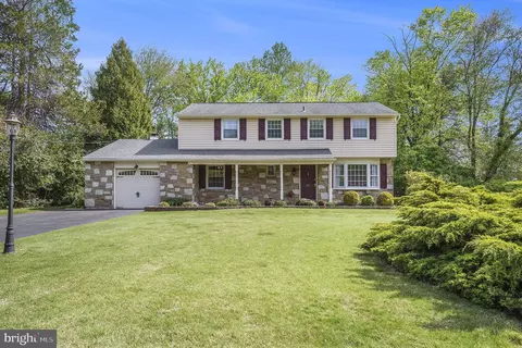 253 Frog Hollow Rd, Churchville, PA 18966