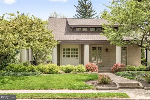 364 W Court St, Doylestown, PA 18901