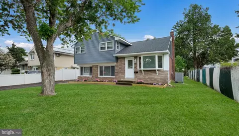 3004 Penn Valley Ave, Bristol, PA 19007