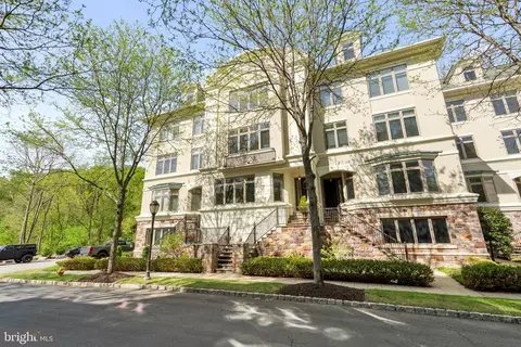 527 Waterview Pl, New Hope, PA 18938