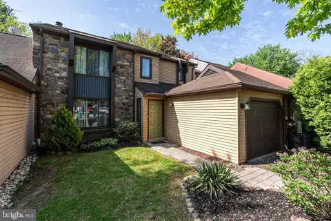 137 Granite Hill Ct, Langhorne, PA 19047