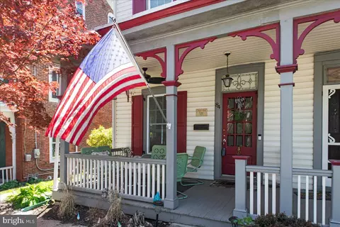 84 S Clinton St, Doylestown, PA 18901