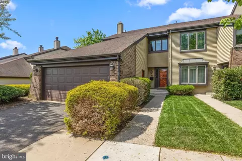 11 Garrison Pl, Newtown, PA 18940