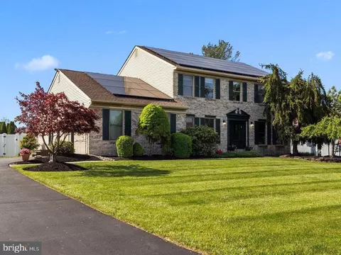 65 Hals, Holland, PA 19053