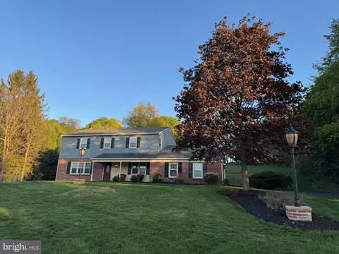 37 Valley Dr, Furlong, PA 18925