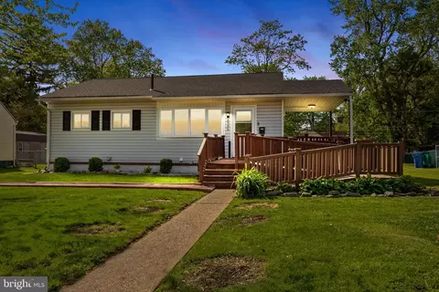 2905 Penn Valley Ave, Bristol, PA 19007