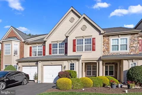 205 White Pine Ct, Warwick, PA 18974