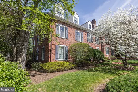 42 Sentinel Rd #194, Washington Crossing, PA 18977
