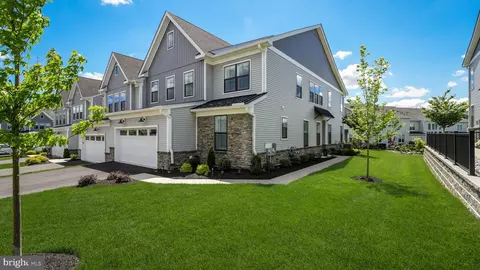 18 Tradesville Dr, Doylestown, PA 18901