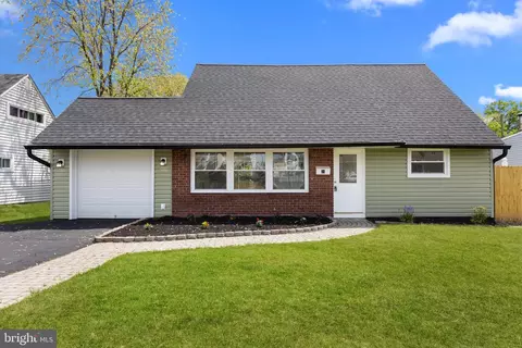 24 Violet Rd, Levittown, PA 19057