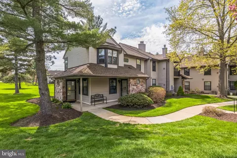 22 Basswood Ct, Warrington, PA 18976