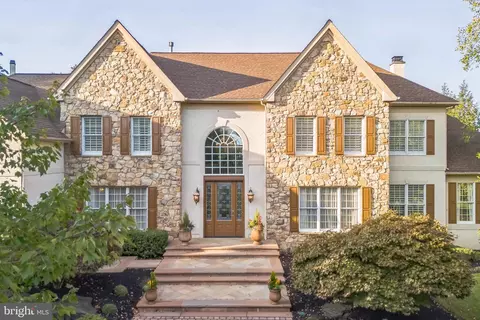 55 Woodside Ln, New Hope, PA 18938