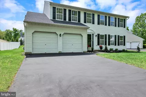 951 Scarlet Oak Dr, Chalfont, PA 18914