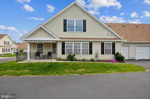 29 Avenrowe Ct, Fairless Hills, PA 19030