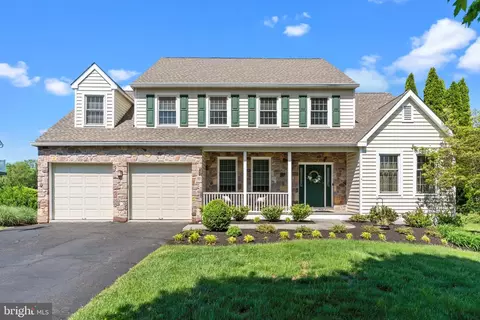18 Sawmill Ln, Newtown, PA 18940