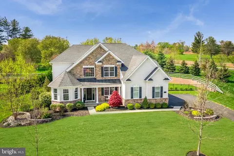 1271 Silver Stream Dr, Yardley, PA 19067
