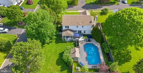 3970 Sherwood Ln, Doylestown, PA 18902