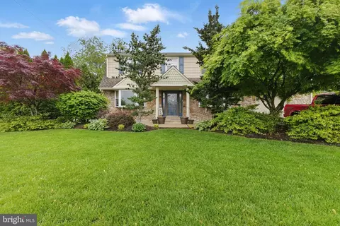 417 Heights Ln, Feasterville Trevose, PA 19053