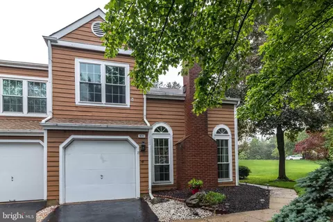 631 Danbury Ct, Newtown, PA 18940