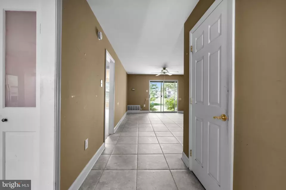 Entry Way - 135 Allem Ln, Perkasie, PA 18944 photo 2 of 5