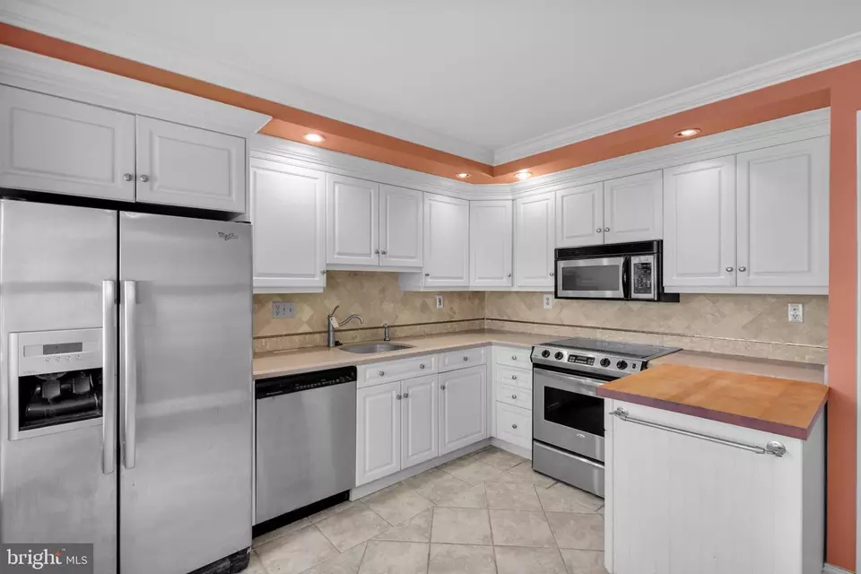 Kitchen - 135 Allem Ln, Perkasie, PA 18944 photo 3 of 3
