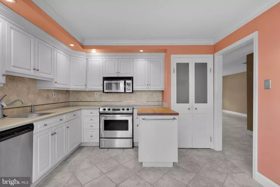 Kitchen - 135 Allem Ln, Perkasie, PA 18944 photo 2 of 3