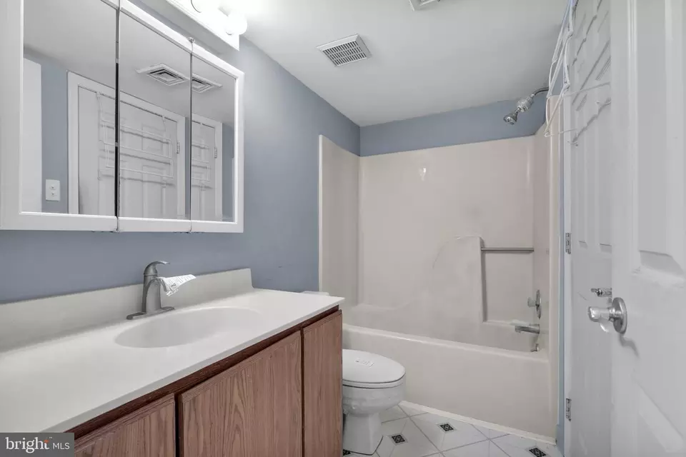 Bath - 135 Allem Ln, Perkasie, PA 18944 photo 1 of 2
