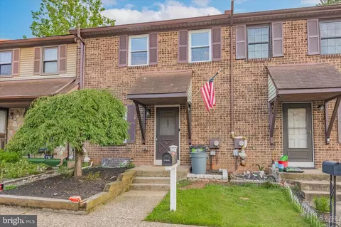 882 Williams Pl, Warminster, PA 18974