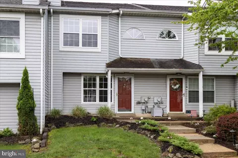 54 Old Mill Ln, Holland, PA 18966