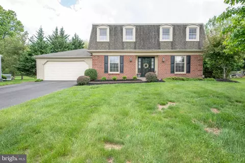 125 Merry Dell Dr, Churchville, PA 18966