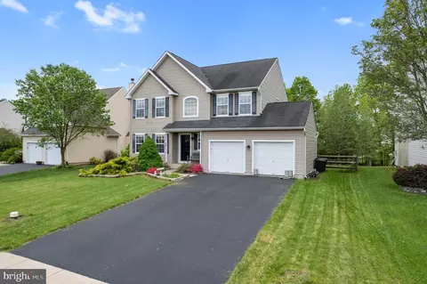 1074 Spring Meadow Dr, Quakertown, PA 18951