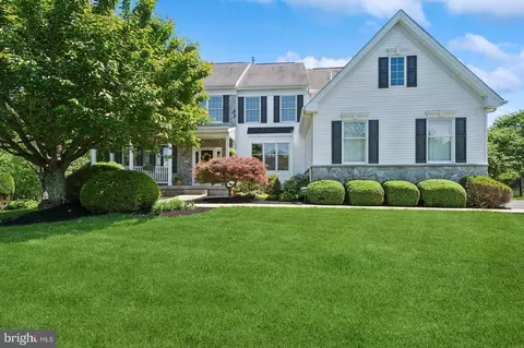 27 Sibelius Dr, Newtown, PA 18940