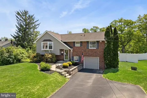 1812 Carriage Way, Warrington, PA 18976