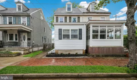 710 Pine St, Bristol, PA 19007