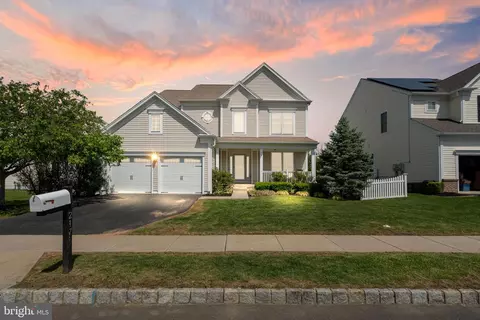 217 Liberty Trail Ct W, Fountainville, PA 18923