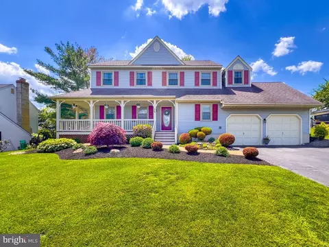 9 Columbine Cir, Newtown, PA 18940