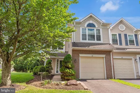 66 Cypress Pl, Newtown, PA 18940