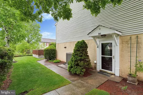 91 Laurel Ct, Quakertown, PA 18951