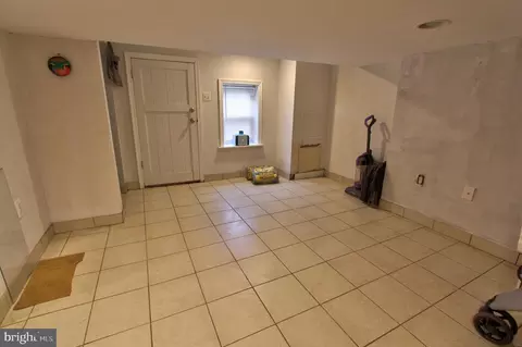 Entry Way - 2174 Long Ln, Jamison, PA 18929 photo 6 of 6