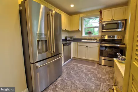 Kitchen - 2174 Long Ln, Jamison, PA 18929 photo 1 of 1